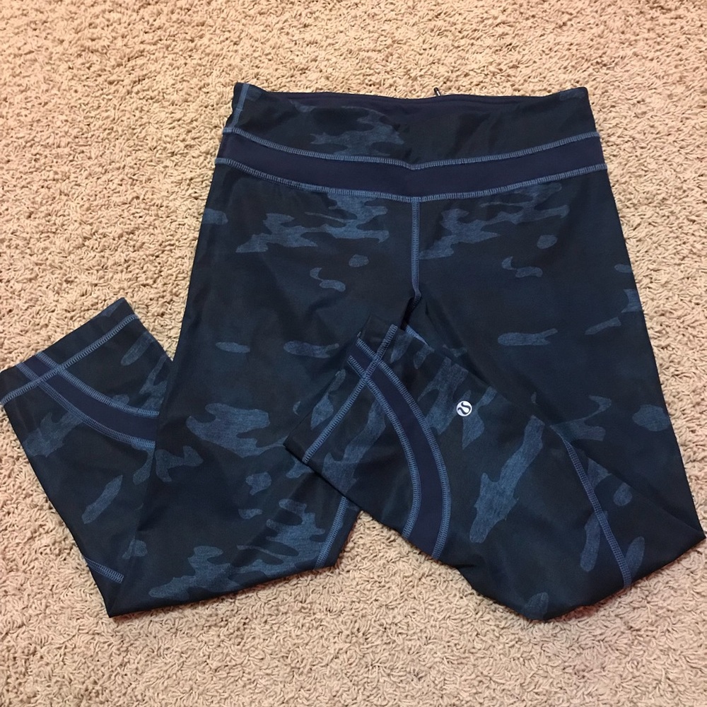 Lululemon camouflage crop leggings
